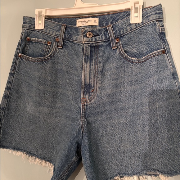 Abercrombie & Fitch Size 28 High Rise Loose Short - Picture 3 of 4
